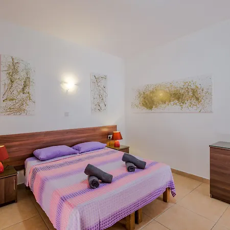 Apartamento Blue Harbour 1 - Seafront 2-bedroom With Terrace St Paul's Bay *