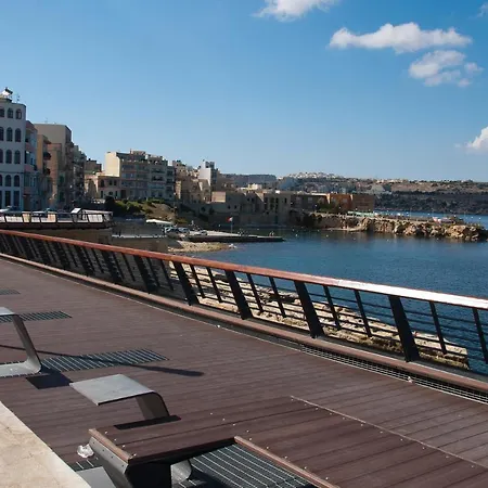 Appartamento Blue Harbour 1 - Seafront 2-bedroom With Terrace St Paul's Bay