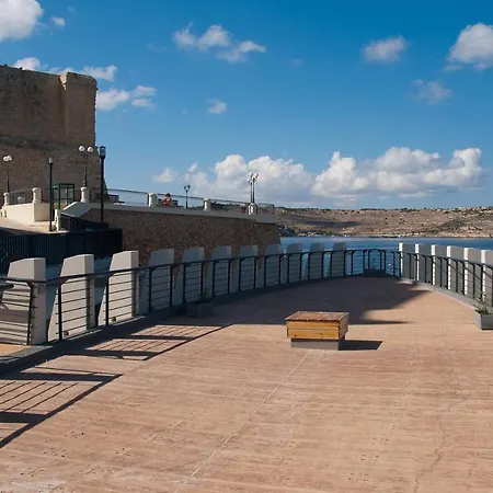 Blue Harbour 1 - Seafront 2-bedroom With Terrace St Paul's Bay Appartamento *